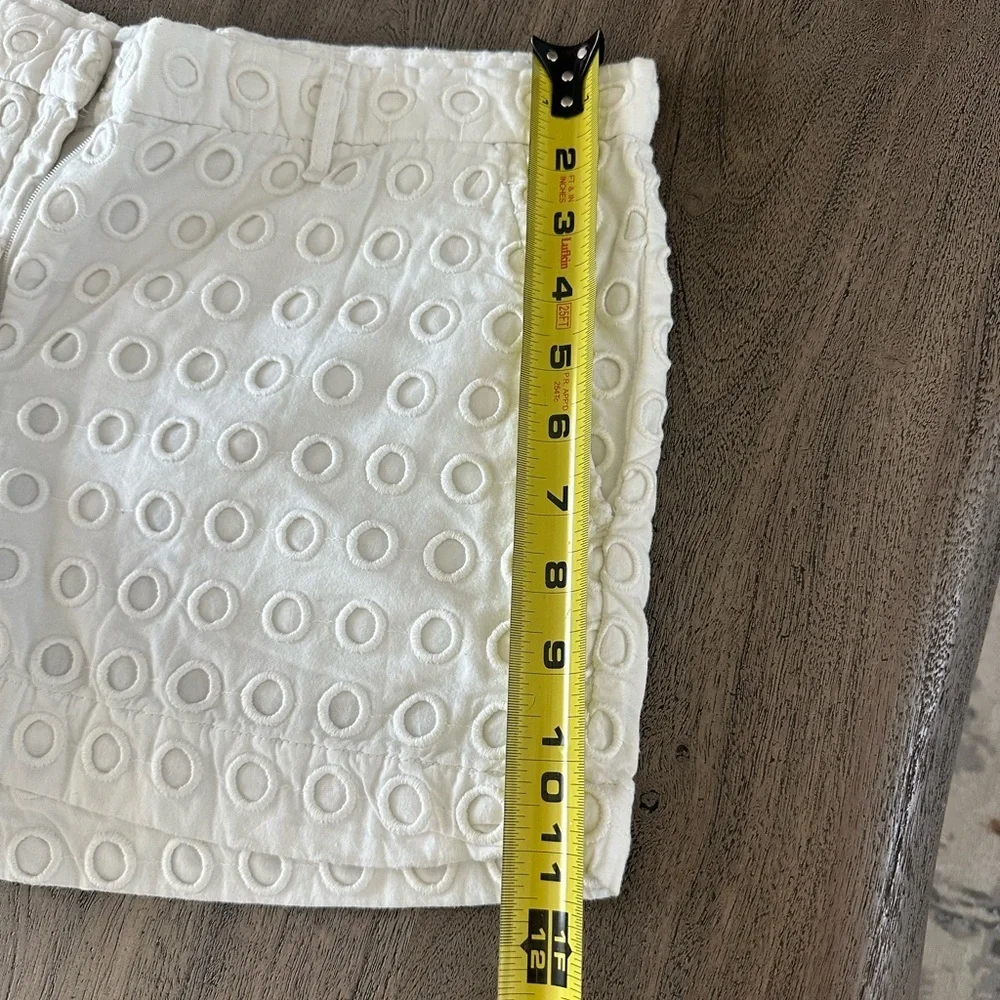 GAP White High Waist Shorts with Eyelet‎ Design
